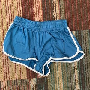 Selling size s. Que workout shorts